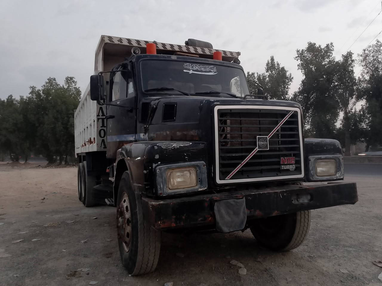 السلام عليكم فالفو للبيع موديل واحد و تسعين مكينه جي 10 گير4×4 كفالة عامة مكينه گير شاصي ومجموعة كفالة رقم اربيل سنويا نافذة السعر 14 مليون وبيها مجال ***********
