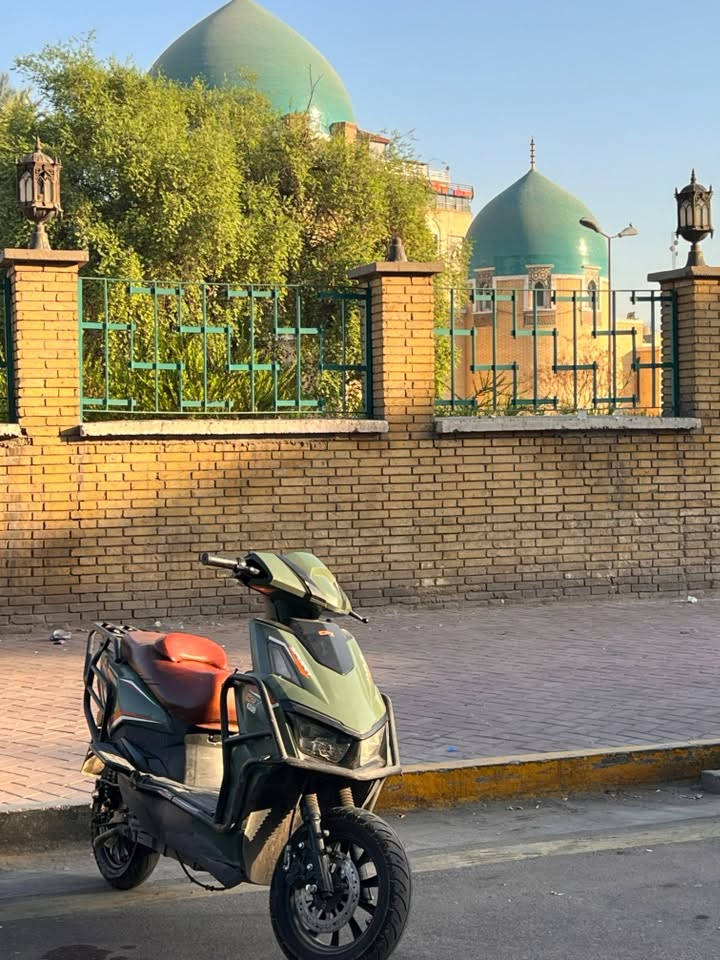 ‏سلام عليكم دراجة للبيع العنوان جميرة مقابيل جزيرة بغداد السياحية دراجة شحن￼
‏سعرها 650 وبيها مجال رقم الهاتف***********
