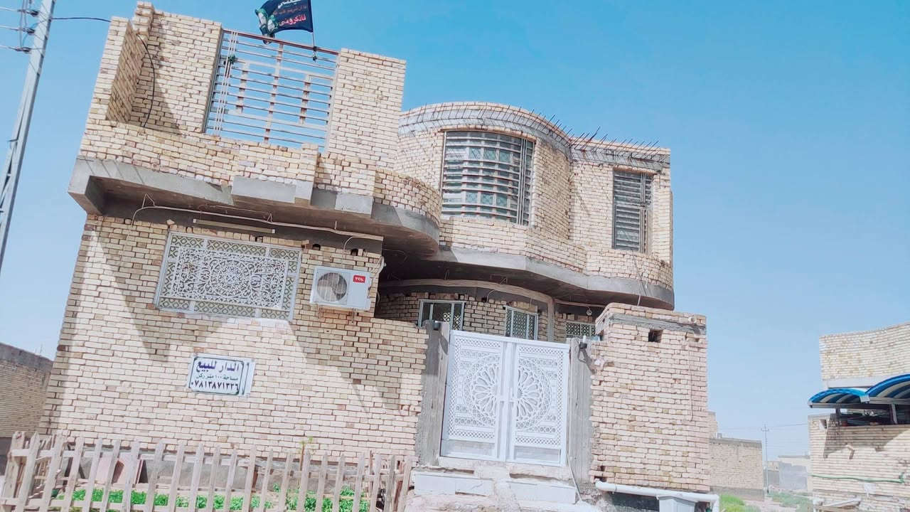 السلام عليكم
دار للبيع 100  مربع ركن طابو صرف حي الجامعه بيتين عن شارع 30  المنطقه متوفر بيه مجاري كهرباء اساله والصب راح يشتغلونه  رقم العقار 15889 السعر 87 وبي مجال 

للاستفسار اكثر ***********
