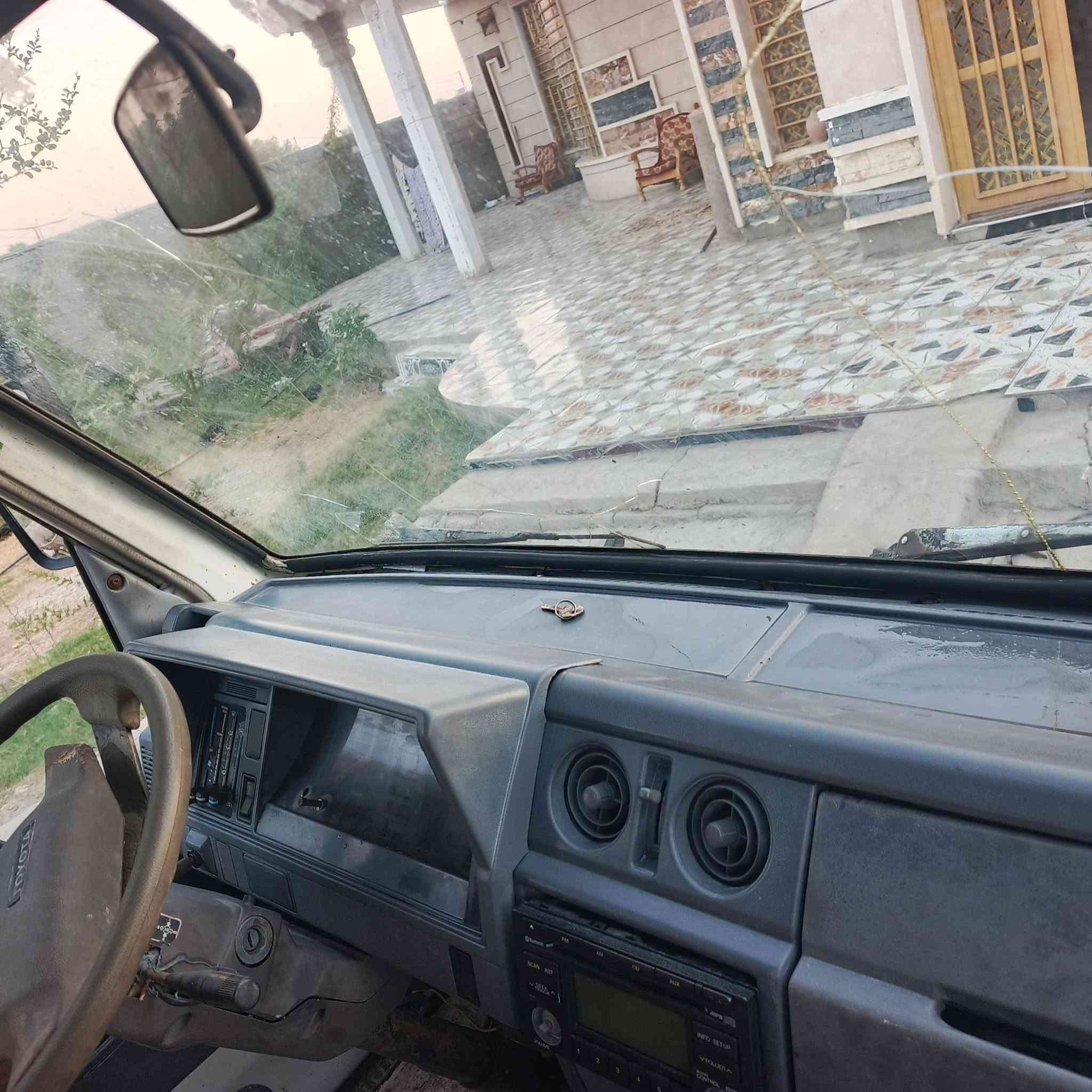 سلام عليكم للبيع أو أمراوس داينه محركه وگير مال كيه بنگو تحويل مباشر سياره جاهزه للعمل سعر 35او بيه مجال ***********
