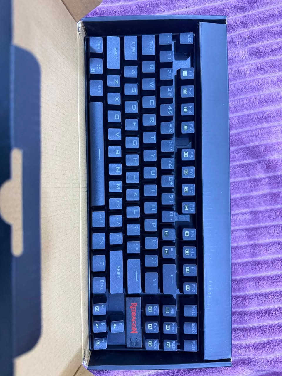 كيبورد Redragon Kumara K552 وماوس
Redragon M607 Griffin نظيفات جداً و استخدامهن قليل جداً
ثنينهن ب 50 الف ومكاني البصره للأستفسار واتساب
(***********)
