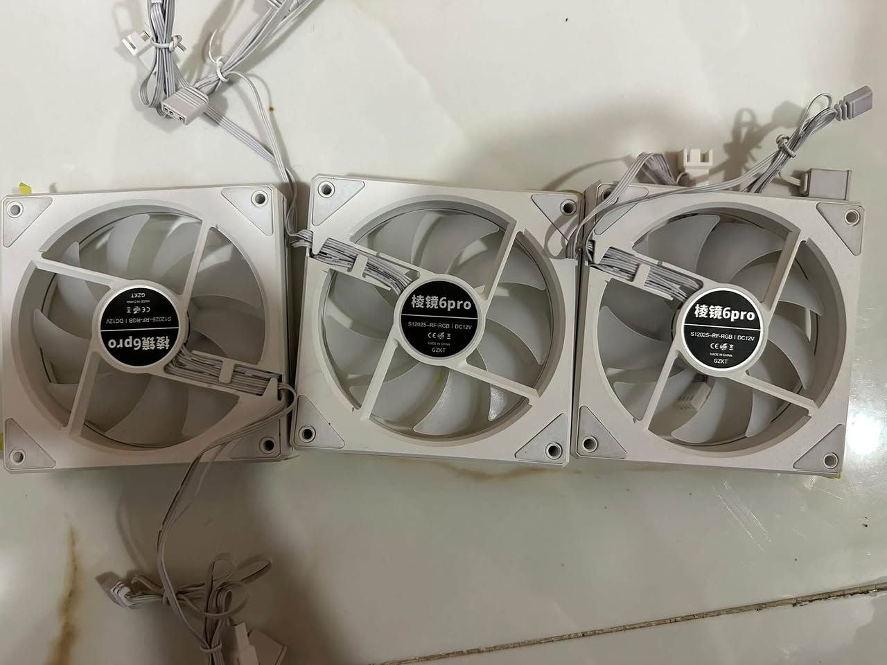 مراوح بيض • RGB • ٣ قطع