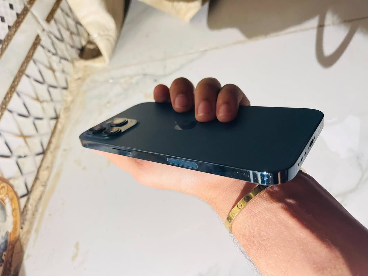 12 برو ماكس مبدل فقط شاشه تفصيخ
ذاكره 256 بطاريه 80 بلاديه كلش نضيف وحلو  لسعر 365
