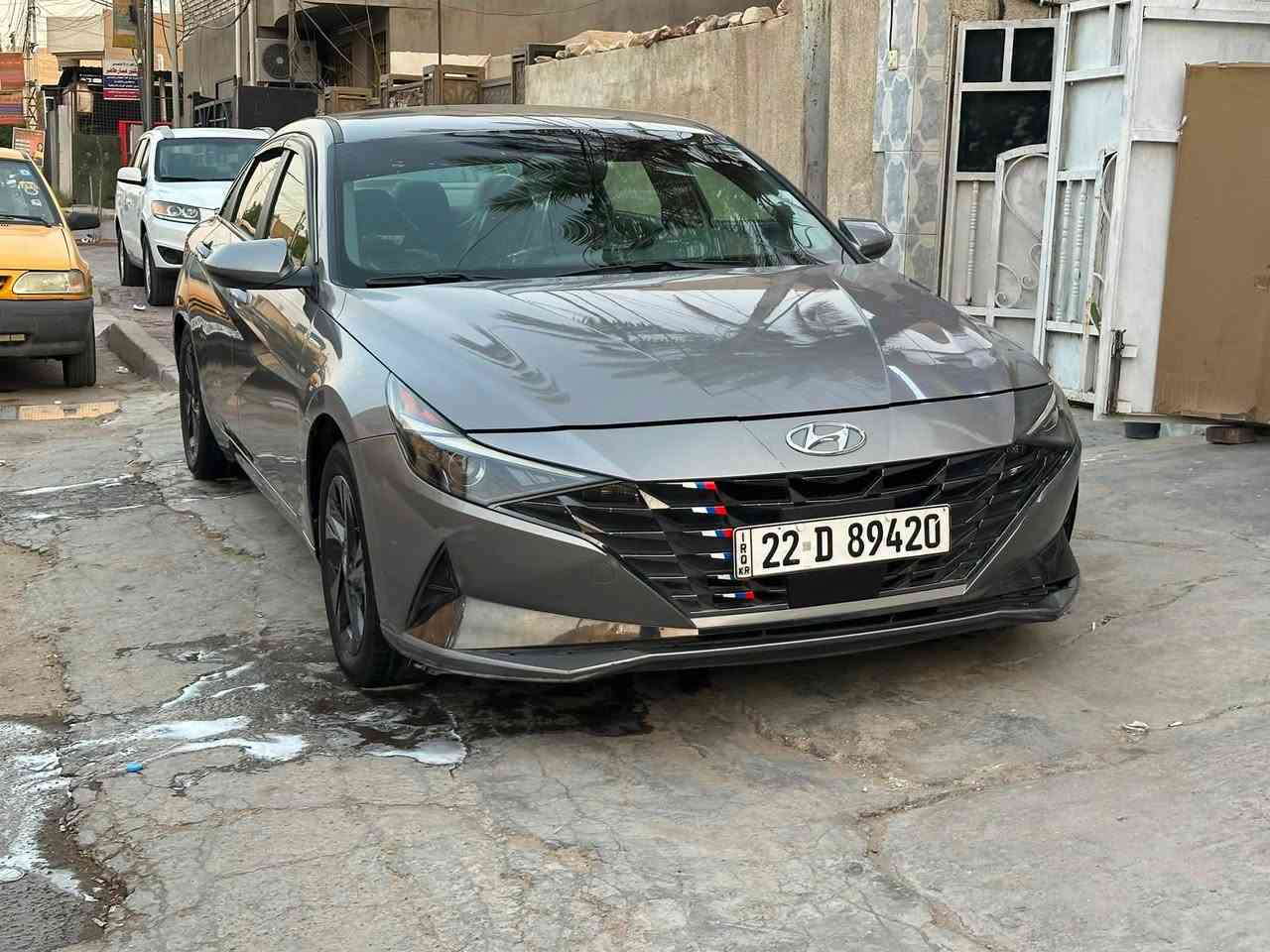 السلام عليكم 
النترا  م/2021
وارد امريكي 
بدون صبغ وبدون تبديل 
فقط بارد قليل
مواصفات 
بصمه تشغيل + ابواب
نقطه عمياء 
تحديد مسار 
مثبت سرعه 
المواصفات العاديه 
جاهزه بدون نواقص
مدوشمه عام 
ماشيه 112
السعر 130 وبيهة مجال بسيط 
مكاني بغداد الدوره شارع الطعمه او زيونه 
***********
