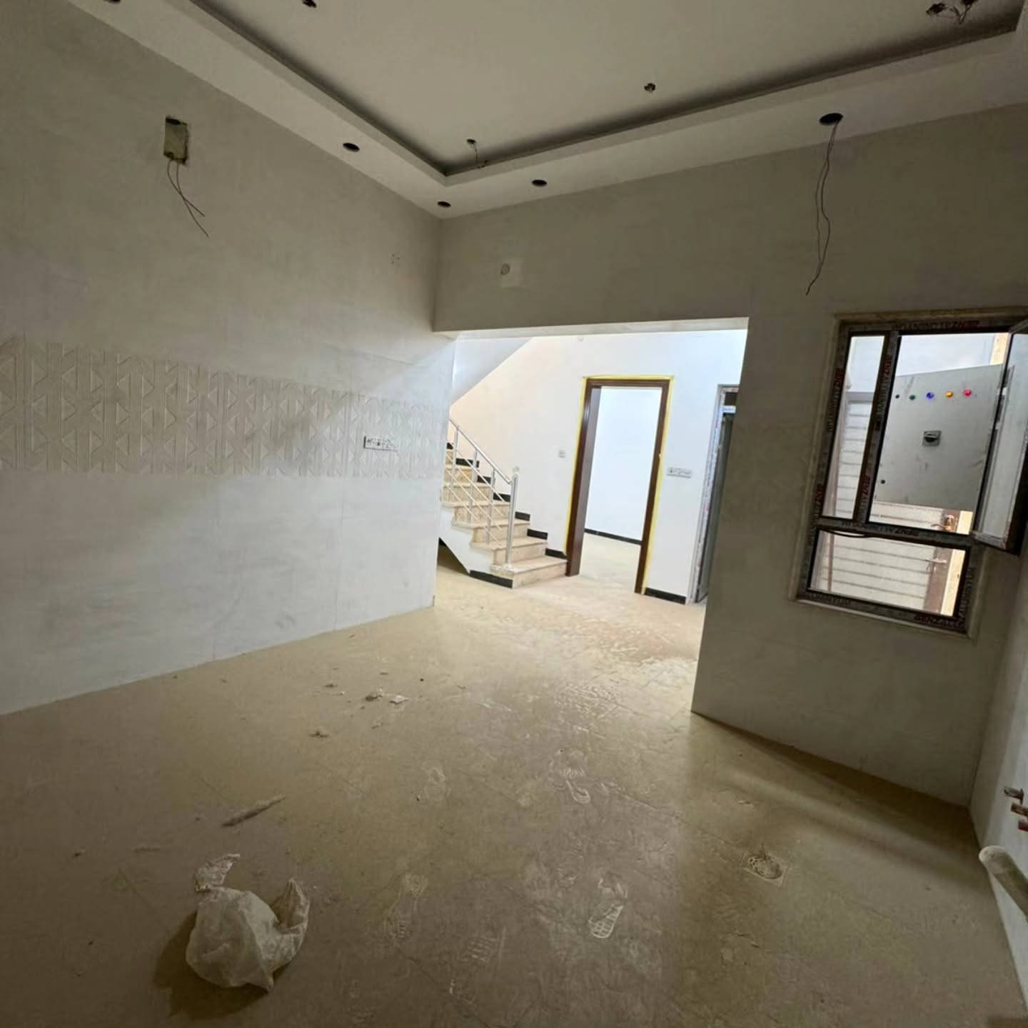 دار طابقين ونص للبيع | البراضعية 🏡
📍 الموقع: البراضعية – إفراز أبو ياسر
📐 المساحة: 100 م²
📏 الواجهة: 14 متر
📄 الطابو: ملك صرف – تحويل باسم المشتري
✨ تتكون من: 🛏️ 5 غرف منام
🛋️ صالة
🚗 كراج
🍳 مطبخ
🚿 3 مجاميع صحية
💰 السعر: 285 مليون دينار
📞 للاستفسار والتفاصيل: ***********
***********
تبارك العقارية | بيع • شراء • تأجير • استثمار
✨ عقارك بأمان… واستثمارك باطمئنان

#اكسبلور_فولو #اكسبلور #فولو #تصويري📷 #العراق
