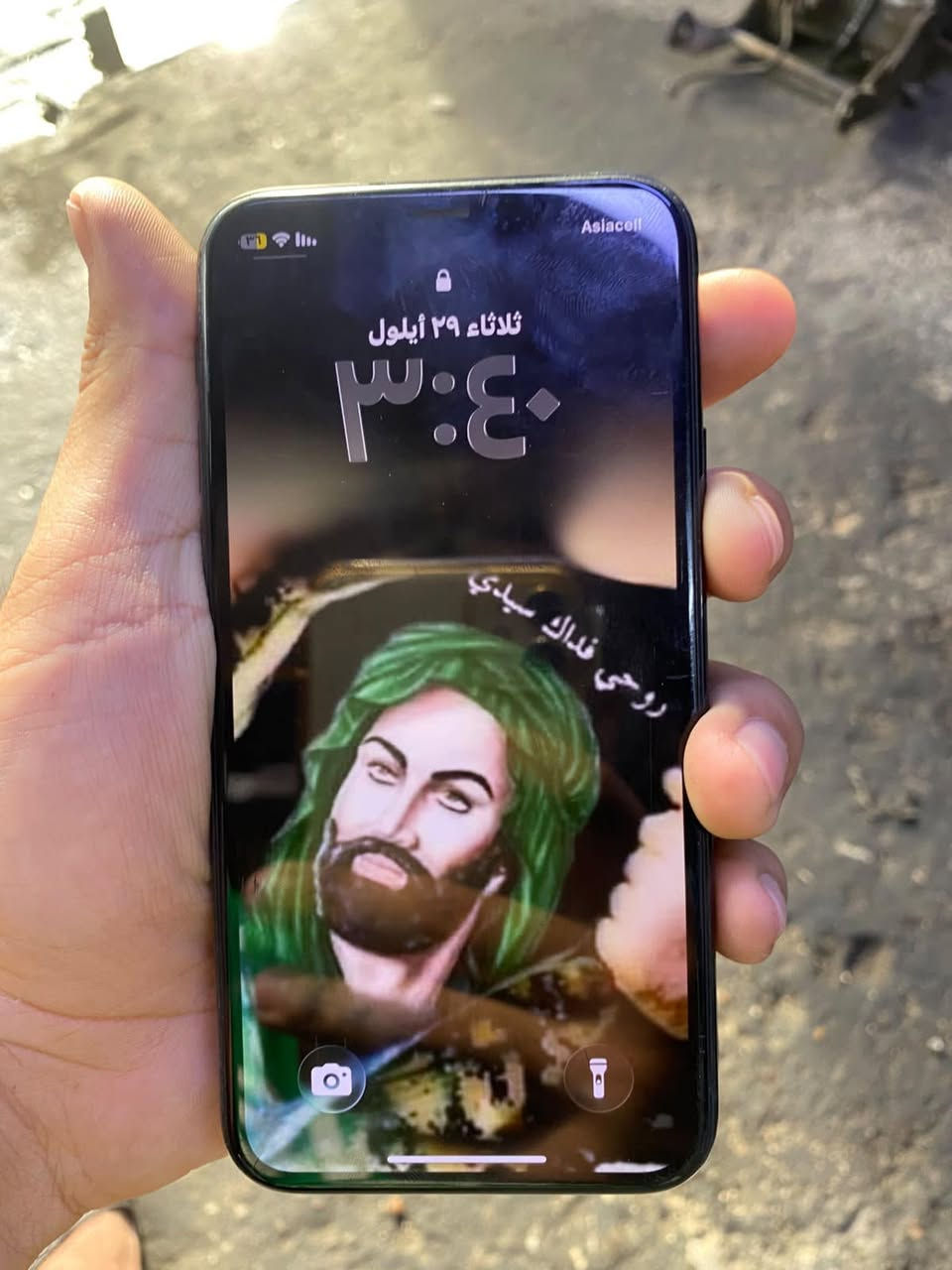 ايفون 11برو كلشي مابيه لا مبدل شي بي ولا مكسور عل وضعه اذاكره 256 العنوان بغداد السعر 300 هاتف ***********

نص مكتوب في الصور:
- ٣:٤٣
- ٣٥
- حالة البطارية والشحن
- كما هو الحال مع البطاريات القابلة لإعادة الشحن، بطارية الهاتف قابلة للاستهلاك وتصبح أقل فاعلية مع الوقت.
- معرفة المزيد...
- الحد الأقصى للقدرة
- ٨٣٪
- هذا قياس لقدرة البطارية مقارنة بقدرتها عندما كانت جديدة. قد تتسبب القدرة المنخفضة بتقليل ساعات الاستخدام بين عملية الشحن والأخرى.
- أقصى قدرة للأداء
- ستساعد الأنظمة المضمنة في النظام والمكونات في تخفيف آثار الأداء التي قد تلاحظها أثناء التقدم الكيميائي في عمر بطارية iPhone.
- شحن البطارية المحسن
- للحد من استنزاف عمر البطارية، يتعلم الـ iPhone من عادات الشحن اليومية، بحيث ينتظر ولا يتجاوز ٨٠٪ حتى يحين موعد حاجتك إلى استخدامه.