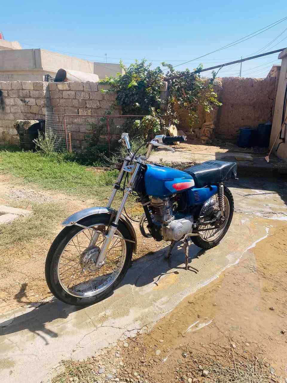 السلام عليكم موطور بارت9999طخم تايرات جديد محرك نضيف صالنصه باكستاني والسعر خاص***********

