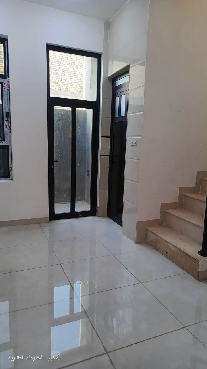 #دار #للأيجٓــــــــــار ➥

حديث غير مسكون سابقاً 
فـٓــــي حـــي الصحـــــة قـــــرب بيـــت ابــــو النســـــر

______________
#البنــــــــاء
 غرفة نوم  و صـــــالــــــة و هـــــــــــول
 ومطـــــــبخ و مجـمــــــــع صحـــــــــــيات وطــــــارمــــة
______________________
 💲قيمــة الأيجـار 400 الـــف دينـــــار نهــــائـــي💲
          
______________________
#مكتـــــب
               🏘️ الخــــارطــــة العقـــــاريــــة 🏘️
#الكائـــــــــن
   فـــي ⇩ حـــي_الطيــــاره_شـــارع_25_الـــرئيســـي_قـــرب
_المــــدرس_حسيـــن_طيــــاره
*********** علي الزبيدي
