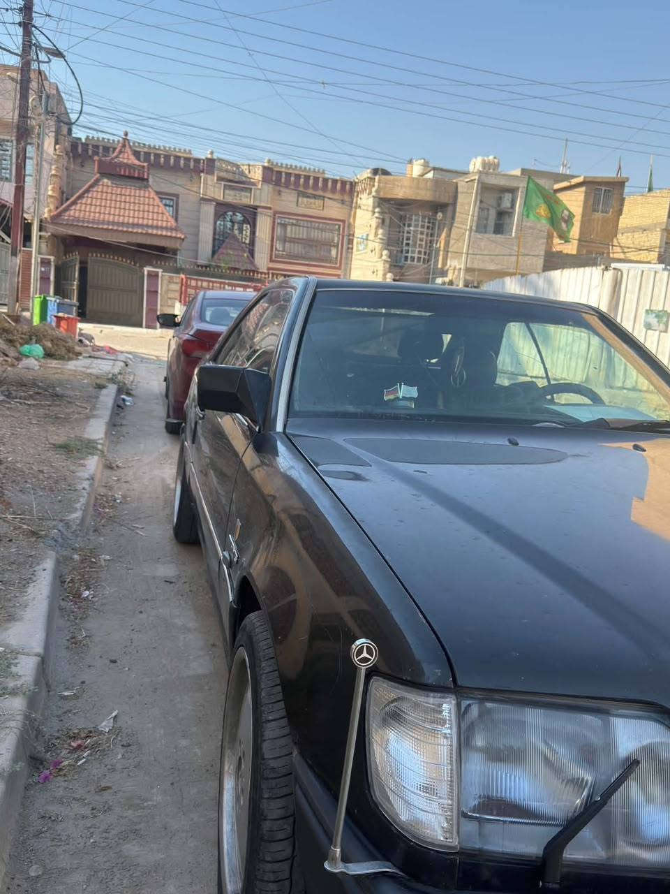 مارسيدس تك باب موديل ٩٢ بلاديه 
كير محرك كهربائيات بلادي رقم بغداد  
بيه جراد بسيط السعر   57 ورقه
