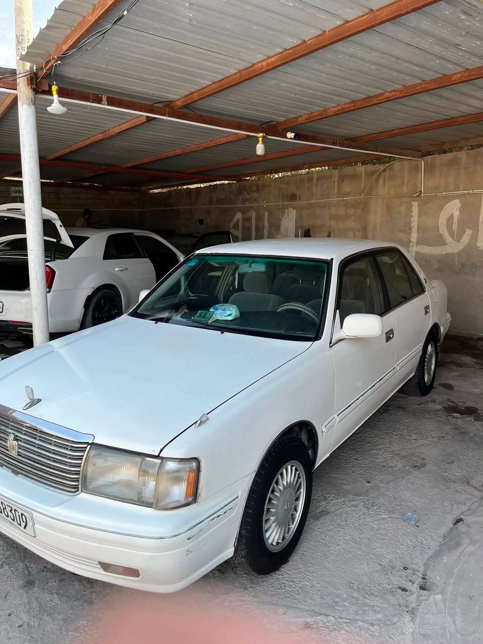 السلام عليكم سيارة راس الثور تكم ايسر بلاد مديل 98السعر٦٨ورقه بيهه مجال قليل العنوان البصرة المدينه بني منصور رقم/***********
