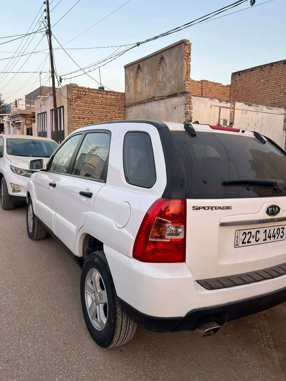 السياره كلش نظيفه على ايدي ماشيه قليل  وسنويه جديده باسمي سبورتج ٢٠٠٩
تبريد ثلج حداديه تخم تاير كلشي جاهز
سياره فقط بيه بنيد رشيته لان جان بي شويه جرد وربع شبر بارد جاملغ الايسر ١١٠ وبيه مجال للشرايي  ***********
