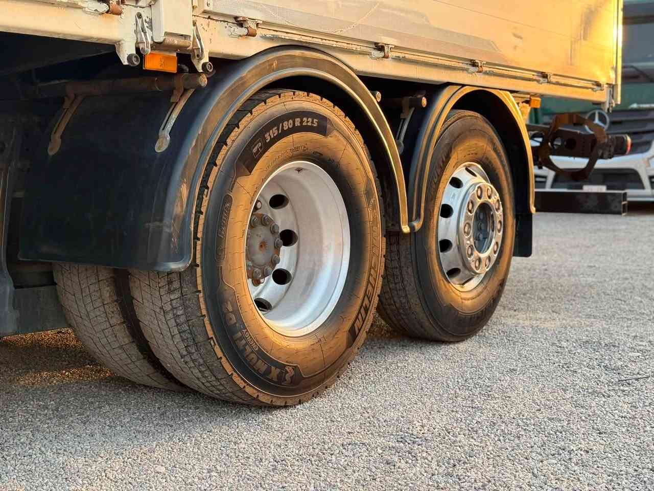 معرض مهدي اربيل
للبيع : كامل او بس شانسي
نوع : اکتروس بودي كرين
موديل : 2018
حجم :2545
ألون : حلیبی  
مواصفات: مارسیدس اکتروس بودي كرين كاعي بودي فافون بيلادي استیرن دوار  كامير حساس  رتايدر ثلاج  تبريد دبل مناميا سبلیت خزن  تخم ویل کروم قمار كهرباي فول فول سیار جديد جديد  کفالە عامه 
گير : توماتيك 12 نمر
 العنوان : اربيل  قوشتب تريق كركوك  معرض مهدي اربيل

***********
***********
