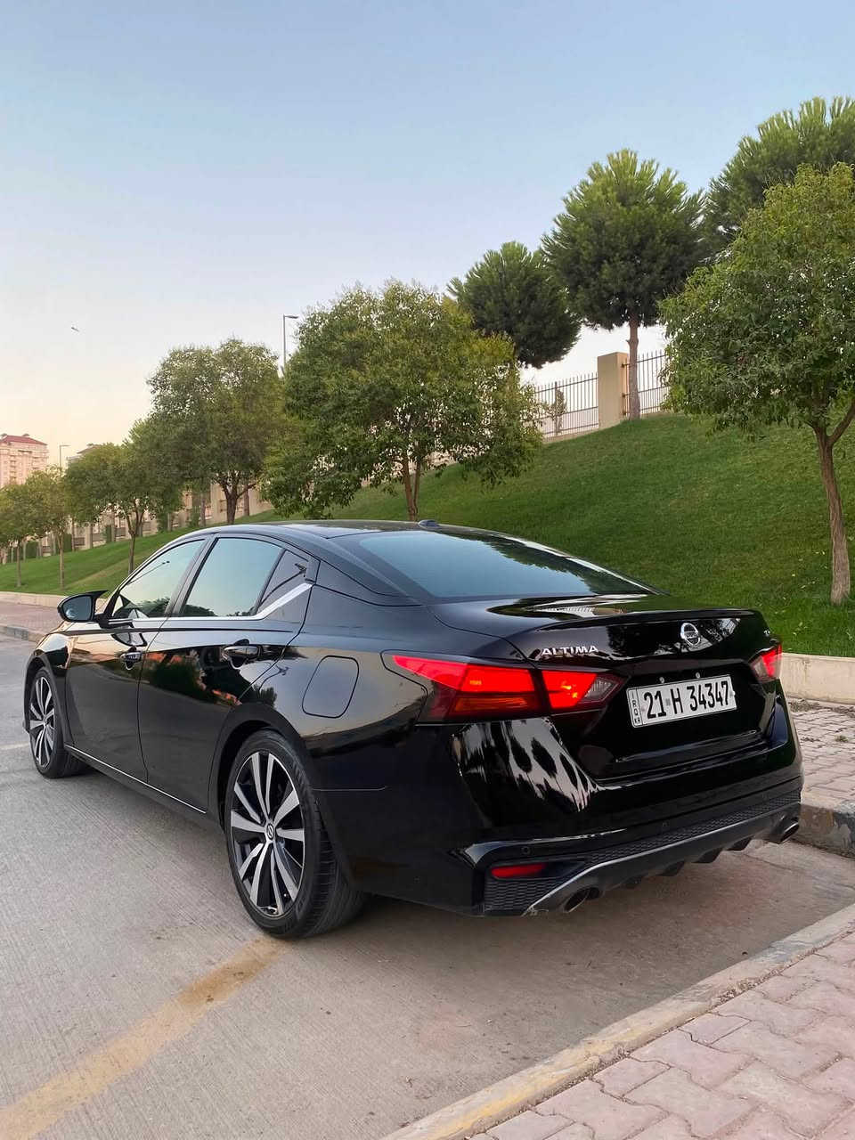 نيسان ئه لتيما 2020 مواسه فات SR
كاميرا /حاسه/ بيلاد به صمه وشه غال 
ته حه كوماتي سوكان و ته حديد سورعه كارپله يه ر
درگا به صمه و راداري ئاوينه راداري پيشه وه  راداري دواوه  لايت كامل ليد وزينون
گير سوكان و سپورت و كوشن جلد 
راداري سه ر جاده و خه تي جاده  كوشن كاره با كوشن جلد زور مواسه فاتي تر …. گيرو مه كينه به شه رت
رون و هايدروليكي گيري تازه گوراوه و هيچ مه سره فيكي تيا نيه سه ياره كه مالي دوسته / سه نه وي تازه يه به ناو خومانه وه يه ته حويل غرامه به شه رت   دوو بارجه و په له يه بوياخه  بيناو گرتن شانصي و به طانه به شه رت
سعري128گه  لاو مه جاليكي كه م له سليمانيه
***********
