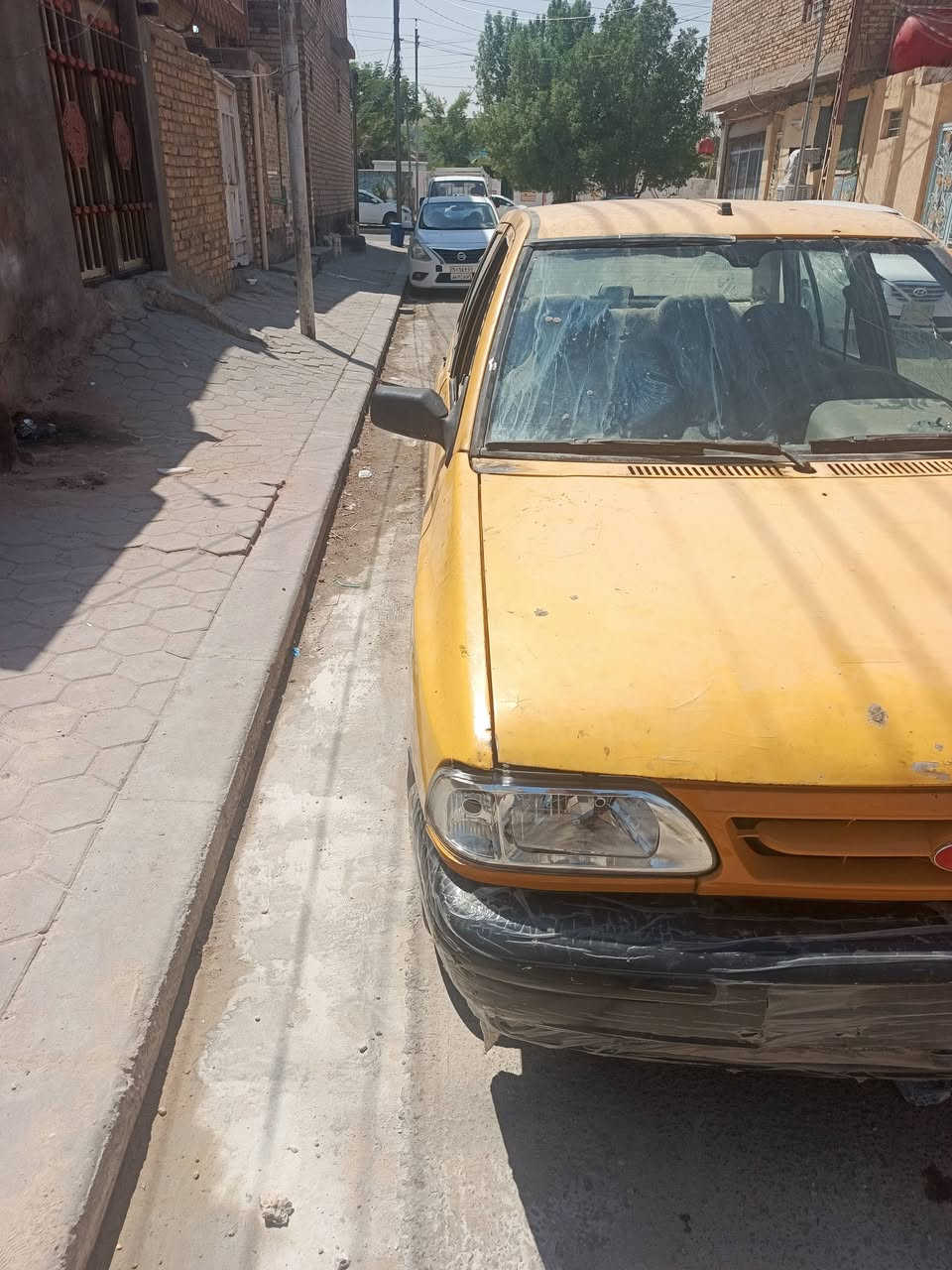 ه السلام عليكم سايبه مديل ١١ رقم نجف  شواصي ستوني معمرهن درجه اولى راعيه موجود عليه هيئه ٢٠٠ مكينه وكير ستوني مصعدهن صارلهن سبوع سياره عل يرادله ترتيب عل النص وعفته متوازي علا فلوس داينمو جديده سلف جديد باتري جديد ضفيره من طول لطول جديده سياره عايزه ترتيب غرفته *********** سعره ب١١ وبيه مجال حك جيه
