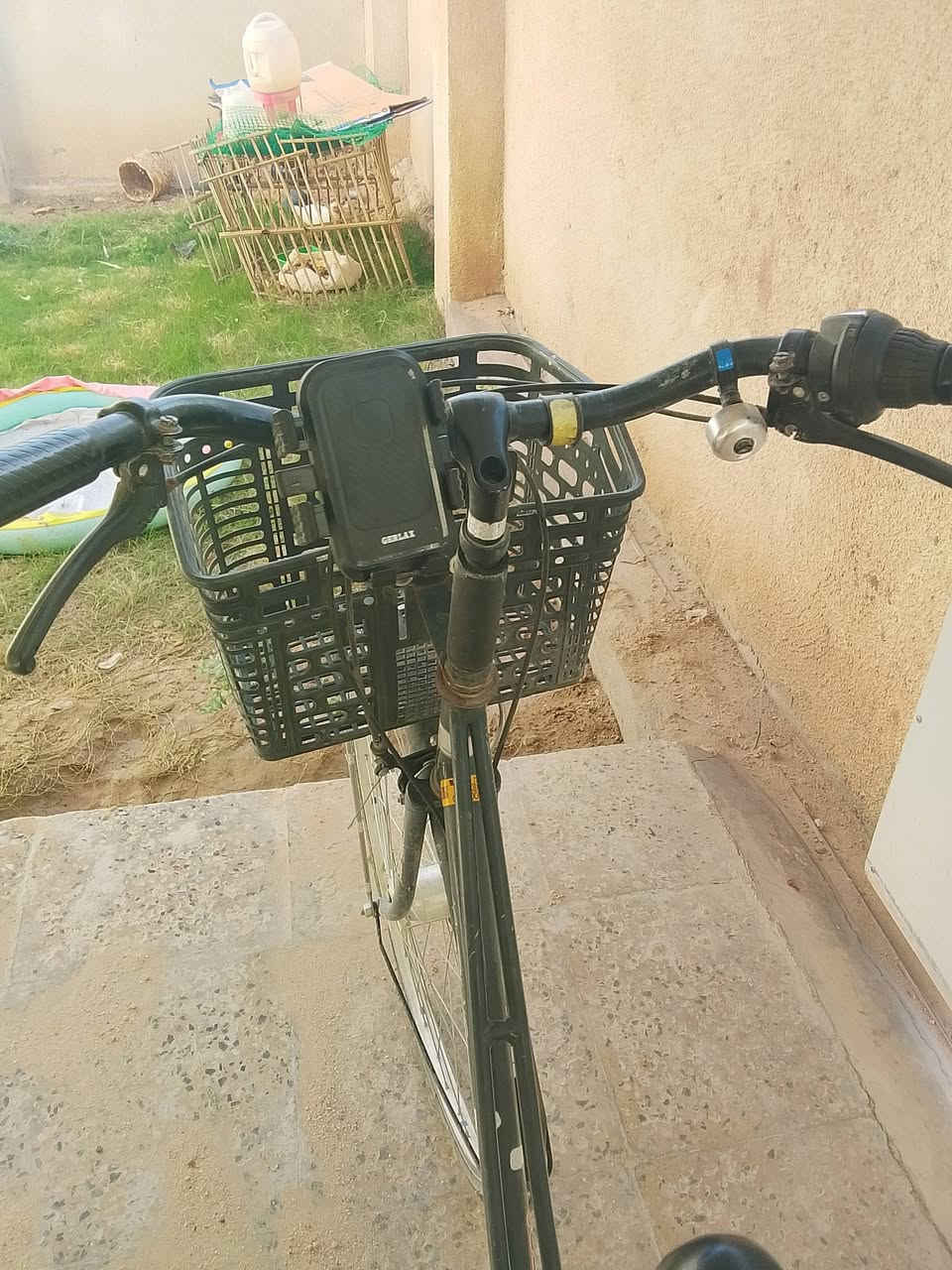 بايسكل للبيع في كربلاء سعره 160 الف وبي مجال مستعجل تواصل مع الرقم*********** وبي مشكلة في الكشن يمكن تعديله من جديد ومستعمل سنة1
