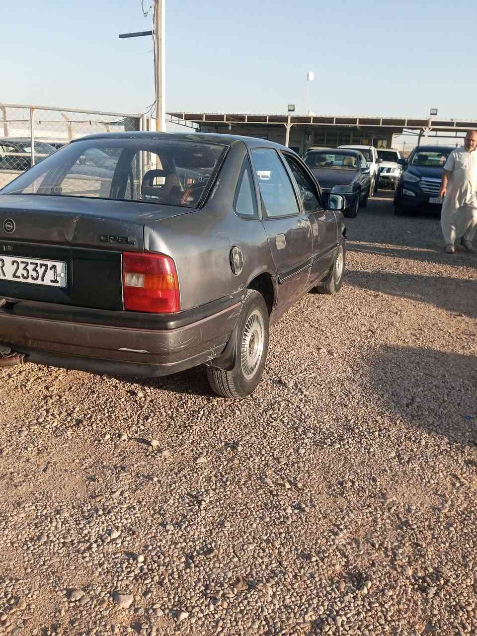 ‏سلام عليكم . .  سياره فكترا موديل 89
‏
‏السياره  مبدل بيه باب ول باقي مكفول  الكهربائيات كلها شغاله صدر نضيف 
‏
‏المحرك 2000   . مكفول كير اتماتيك  رقم بغداد  تحويل بنفس اليوم مشروع
‏ وطني 
‏
‏السعر 28 وبيها مجال 
‏
‏مكانه الرمادي جويبه 
‏
‏الهاتف ***********  
‏
‏
‏
‏
‏ 
‏
