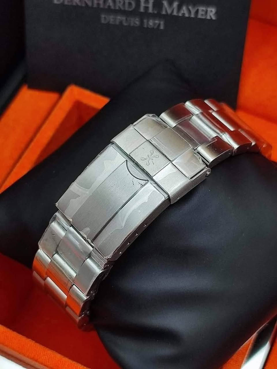 Bernhard H. Mayer Wave Breaker
Automatic
Diameter 47mm

جديد غير مستخدم ✅

للتواصل خاص او ***********

