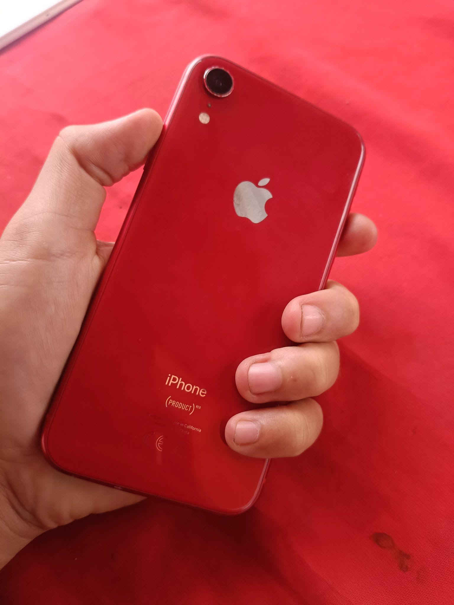 آيفون XR • ٦٤ • احمر
