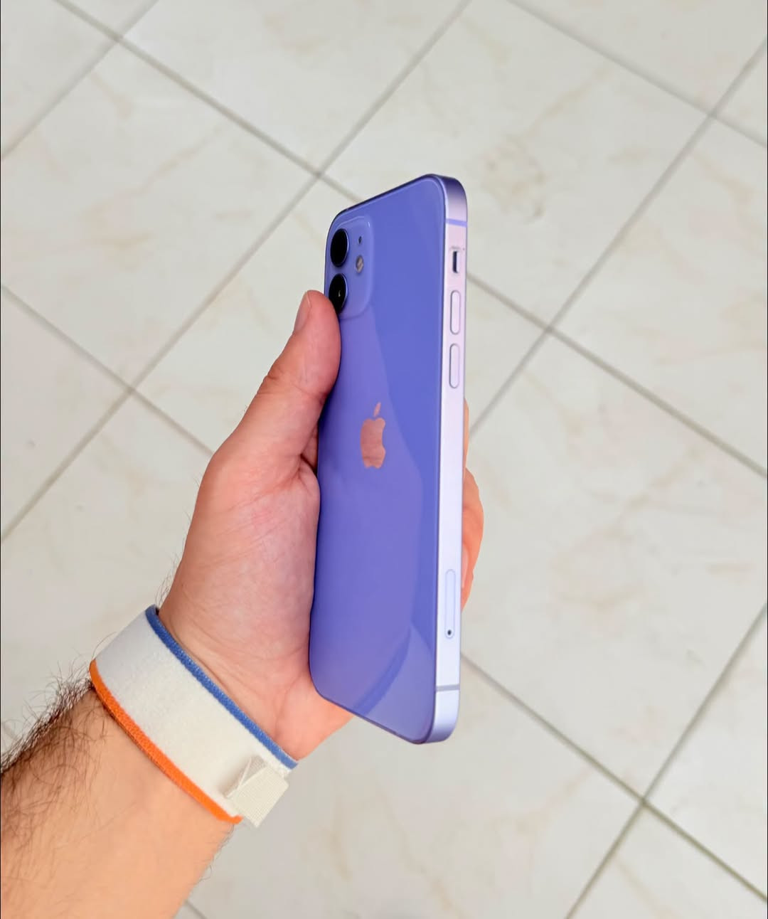 ايفون ١٢ • ١٢٨ • بطارية ٧٦