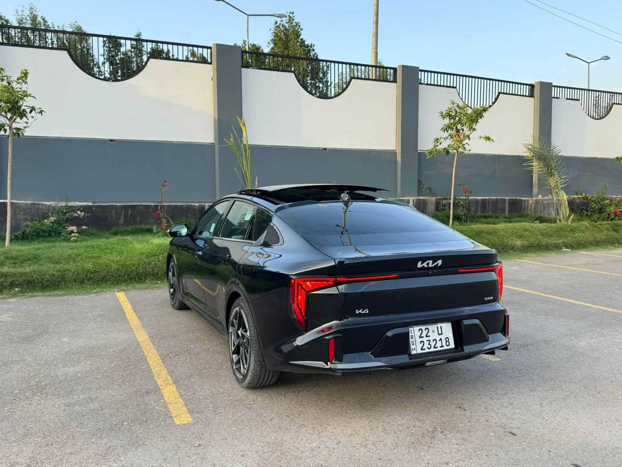 كيا K4 2025 فوووول جيتي لاين فتحه
لون اسود
 ماشيه 18 ميل  
محرك : 2000 دوش
1_بصمة.  
2_تشغيل عن بعد 
3_ بصمة ابواب 
4_ بصمة جنطه 
5_شاشه متصل حجم كبير 
6_فول قيادة ذاتيه مع تحديد مسار 
7_فول تحكم ستيرن 
8_تبريد متصل مع شاشه لمس 
9_منافذ شحن خلفية 
10_سايد بريك كهربائي 
11_مانع انزلاق 
12_نقط عمياء 
13 _ تحكم وضعيات قياده
14_رادار امامي وخلفي وجانبي 
15_فول حساسات توقف ذاتي 
16_لد امامي مع عدسات زنون
17_لد خلفي 
18_شحن واير لس 
19_كامره خلفية دقه hd 
20_ويل كب الجبير 
مرقم اربيل باسمي تحويل ثاني يوم
حادث السياره البنيد فقط 
باقي سياره كفاله عامه 
عنوان :بغداد الكاظمية
استفسار متوفر واتساب :***********
