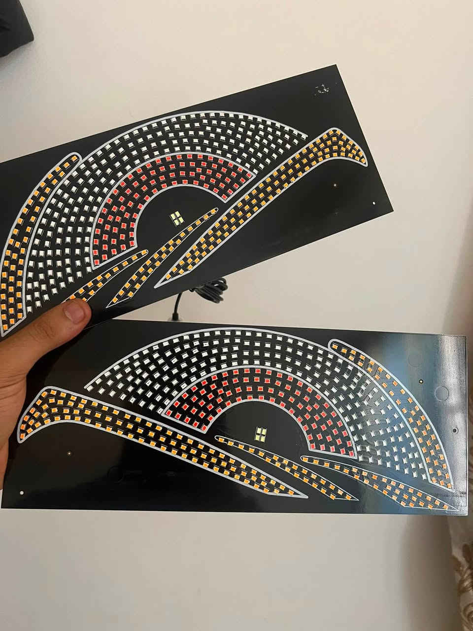 طقم Devil’s Eye (عيون الشيطان) LED للسيارات، وهو إكسسوار إضاءة 
تشغيل يو اس بي 
    2 قطع LED على شكل عين.
* تشغيل USB – 5V.
* 11 وضع إضاءة: وضع ثابت + .
* أحمر/أصفر/أبيض أو أزرق أو أخضر.
* يثبت على الزجاج بواسطة لاصق.
* قياس  للقطعة  12 × 30 سم

  توصيل مجاني لجميع محافظات العراق 
***********
