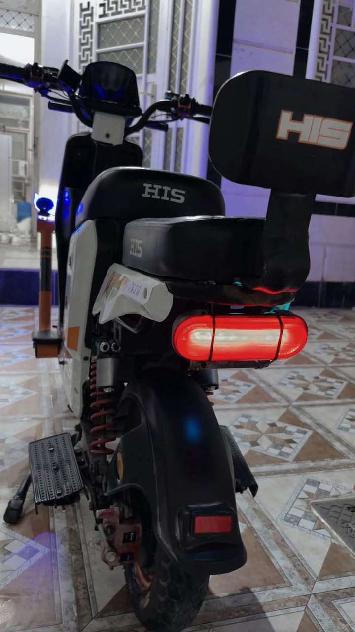 💙
السلام عليكم دراجة شحن للبيع بسعر 400 الف
مواصفات فول
بلوتوث موجود
تايرات نضيفات
خمس بطاريات جديدات متعبانات لان بعدها دراجة جديدة
شاشه ايباد جديده ومابيها اي عطل
لايتات شغاله
لون ابيض نضيفة مكعدين منفصلات
للشراء عنواني ديالى بعقوبه 
الرقم ***********
