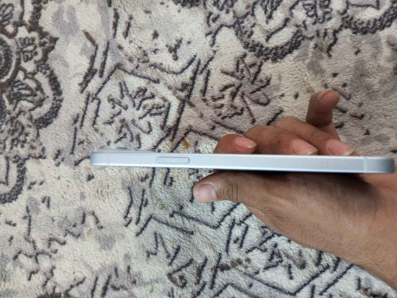 السلام عليكم ايفون 15 بلص نضافه 99 مقيد بل مالك  التواصل ***********
الجهاز امريكي
