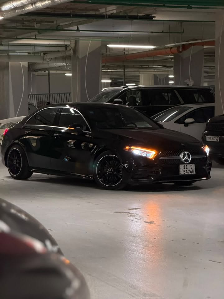 السلام عليكم
A Class
A220
2022
AMG kit
لون اسود 🖤
( مكينة مرسيدس بنز M260 مو رينو )
رقم بغداد بأسمي
ماشية 38 الف
خمس كاميرات
بانوراما .. دشبول شاشات متصلة
انارة محيطية 64 لون 
حساسات وردادارات

وارد امريكي ضرر خلفي + تبديل جاملغ امامي نفس اللون
بدون ايرباك ١٠٠٪؜
بسعر مناسب والشراي ما اقصر ويا 
تفاصيل اكثر واتس او اتصال
***********

