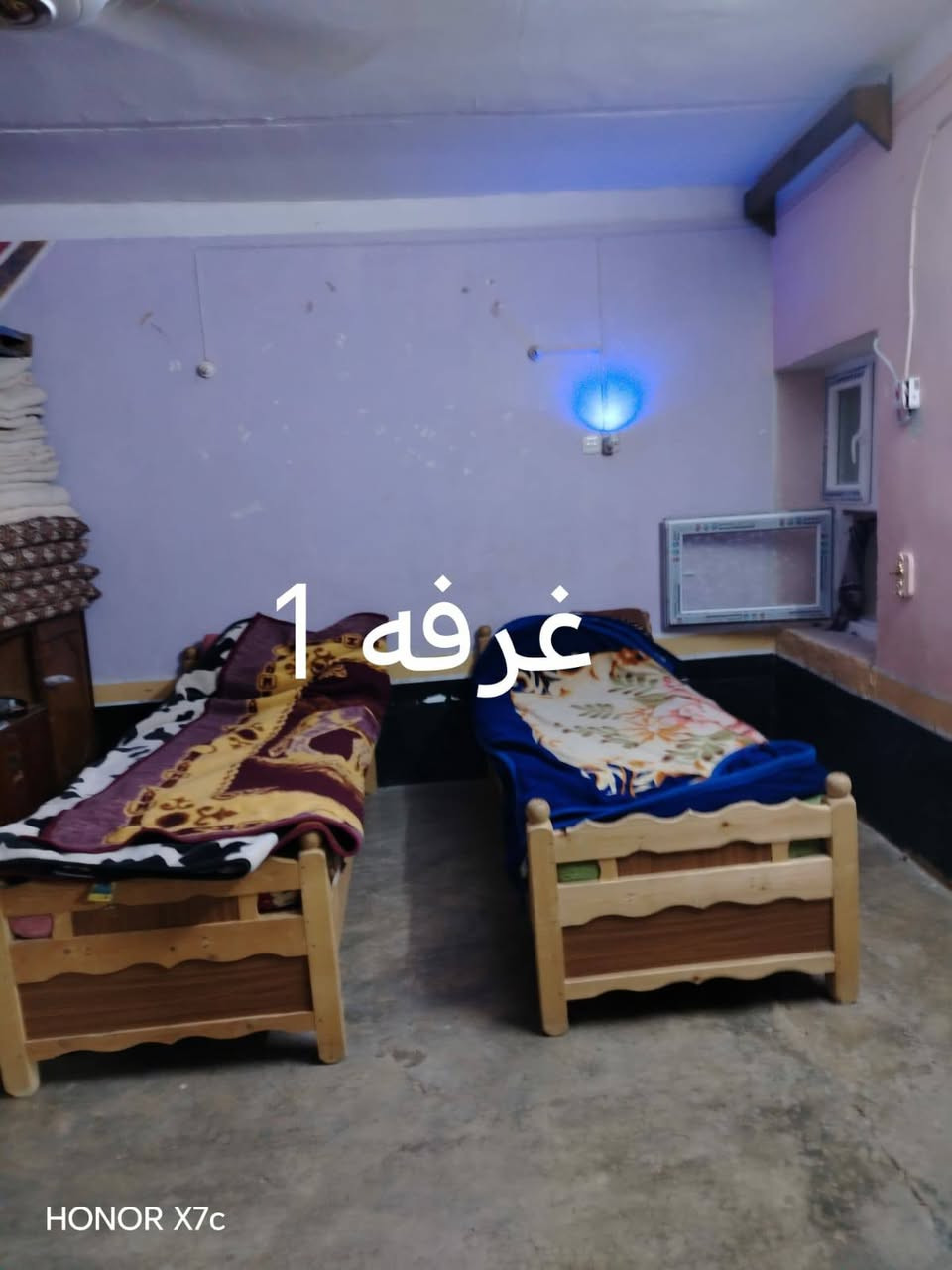 للبيع دار ركن  طابو صرف 

المساحة: 240 م 

يتكون الدار  من كراج +ديوان +هول + غرفتين +مطبخ +مجمع صحيات خارج وداخل +  بيتونة +الدار شيمان 
 امام الدار حديقة عامة 

الموقع : حي المعلمين في حديثة 

السعر: 40  مليون وبي مجال شي بسيط 
 
ملاحظة: البيع بالنقد فقط 

للاستفسار الاتصال بالارقام التالية: 

*********** 

*********** 

عنوان المكتب: محافظة الانبار قضاء حديثة الحي العسكري بالقرب من منفذ النواعير او محمد بلنص مكتب عقارات الصفا
