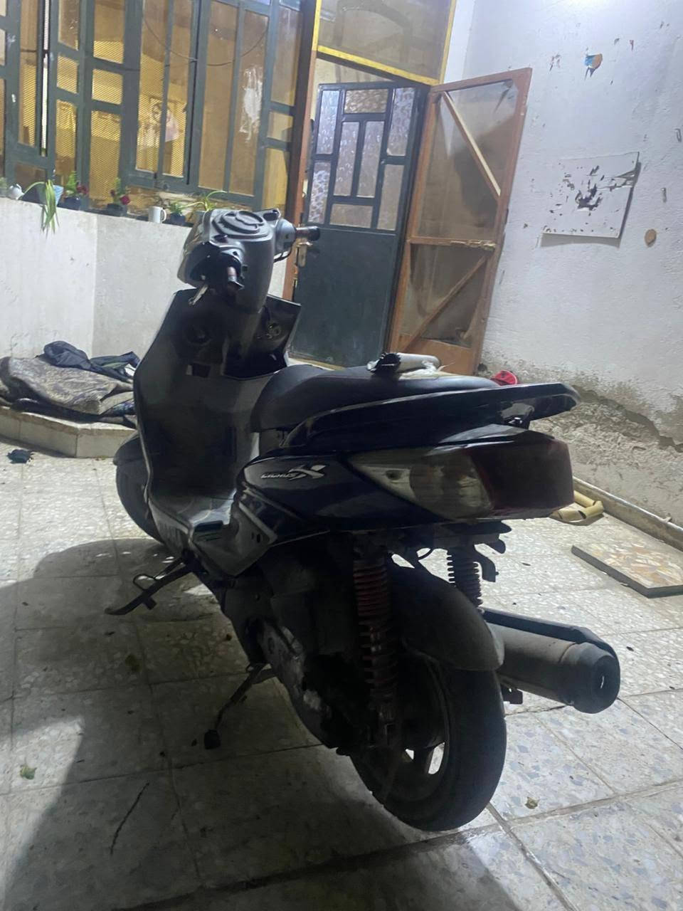 يابانيه رمبه نقص كشن 
مراوس بأي شي مكينه رياضي 
حتلو حصان
***********
بغداد
