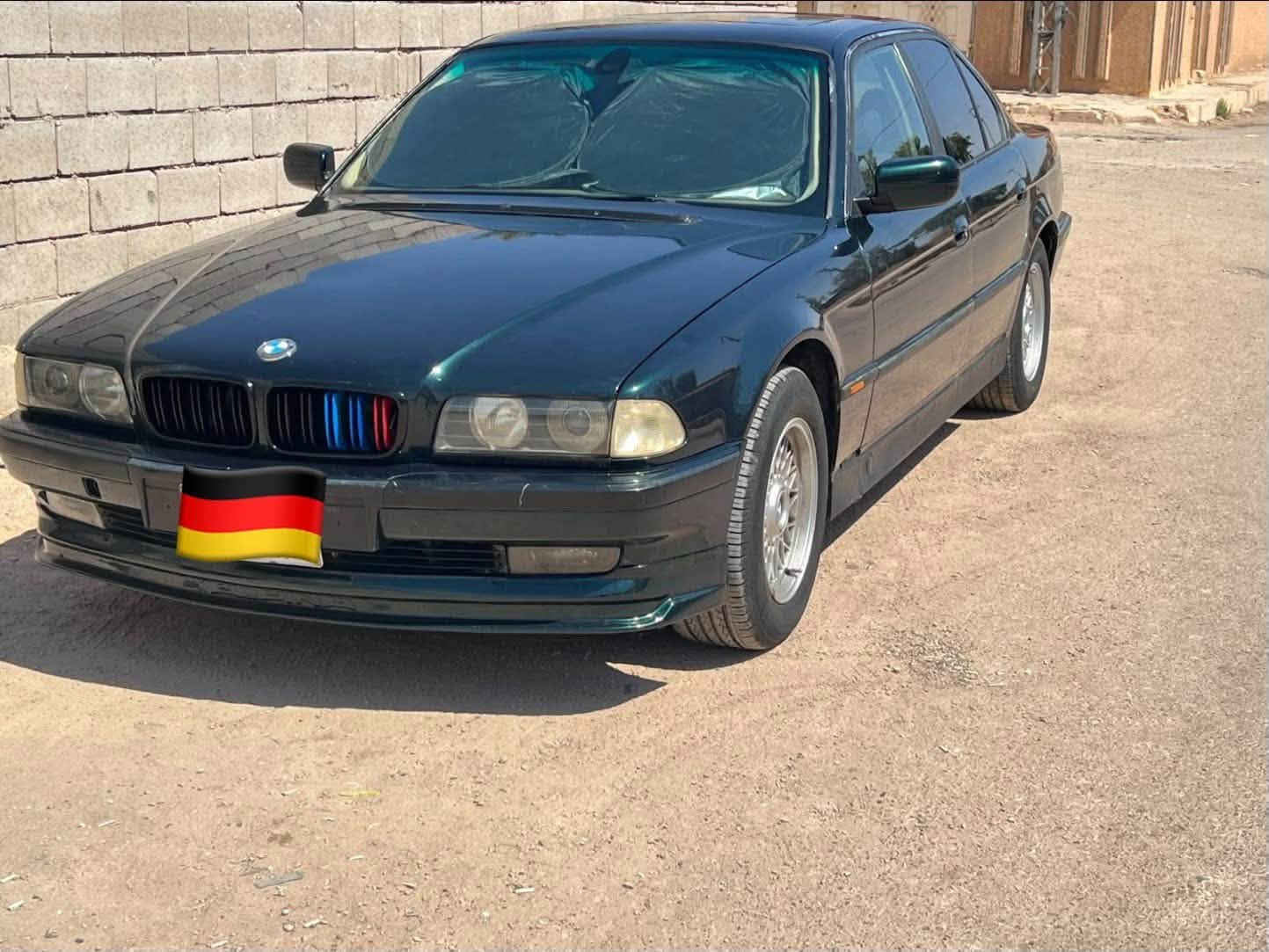 السلام عليكم BMW740i
موديل 1995

موصفات فووول 

1كشنات كهرباء

2كشنات جلد لون بيجي

3صندوك شفط

4كامره خلفيه وشاشه 

5جام اوتو

6سلايد

السياره كير ومحرك جدد 

غرفتها حلوه 

السياره صبغ عام للجماله 

بيه شخط بالجاملغ الخلفي مامبين

السعر 70 وبيه مجال بسيط

للاستفسار***********
