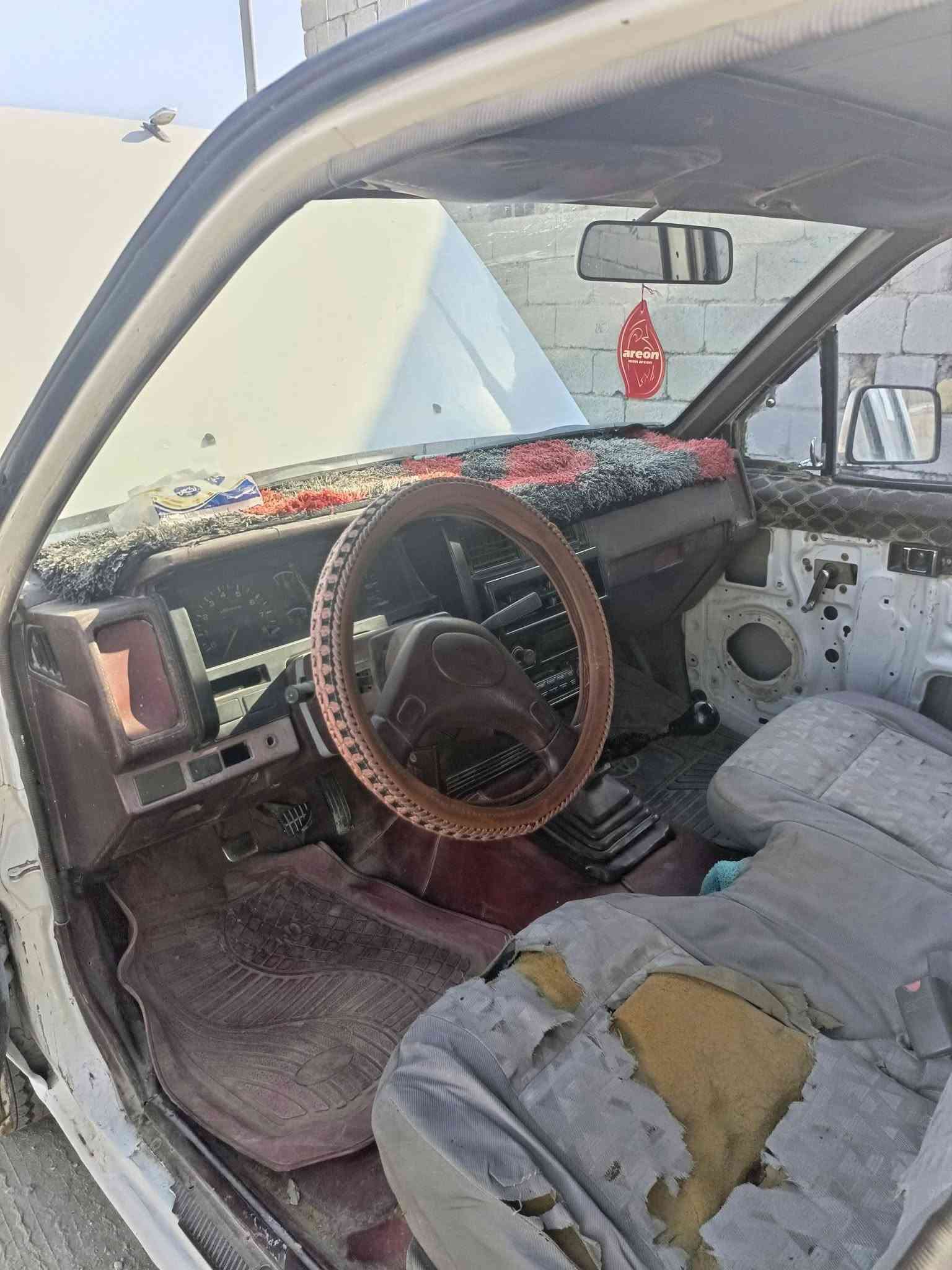 أعاده النشر بسبب الوعود الكاذبة 

السلام عليكم نيسان للبيع موديل 93 مكفوله كير محرك شاصي اكسن رقم ذي قار مداور ثاني يوم سياره مصبوغه عام جماليه جماليه 
المكان .. ناصرية مركز 
الاتصال ..***********
