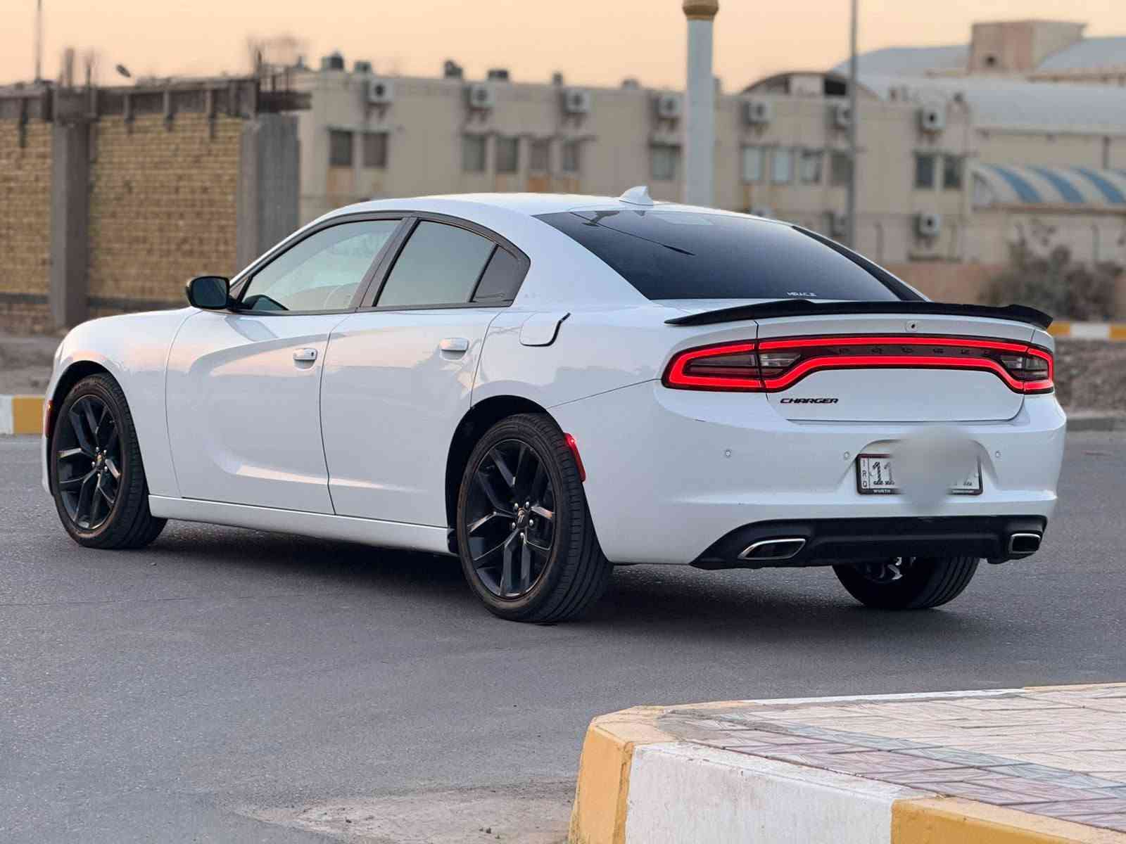 للبيع چارجر 2023 اصل باسمي رقم بغداد تحويل وارد أمريكي صور الحادث مرفقه بالمنشور مواصفات بلاك توب السياره جديده وجاهزه للخير بوضع الشركه ماشيه 48 حقيقي تخم تاير حداديه محرك كير تبريد منضومه زنون اصلي جاهزه للخير السعر 228 وبيه مجال مكاني الناصريه***********
