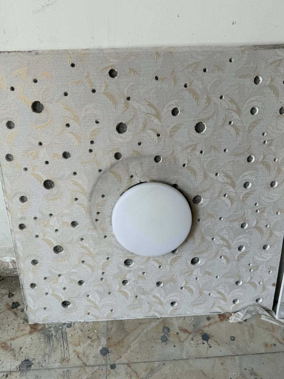 سلام عليكم موجود عندي سقف ثانوي مستخدم نظيف بورك وياهن 3 مروحيات سقف واثنين اناره مربع كامل + اناره شكم قطعه 25 متر المجموع 
***********
بغداد السريدات
