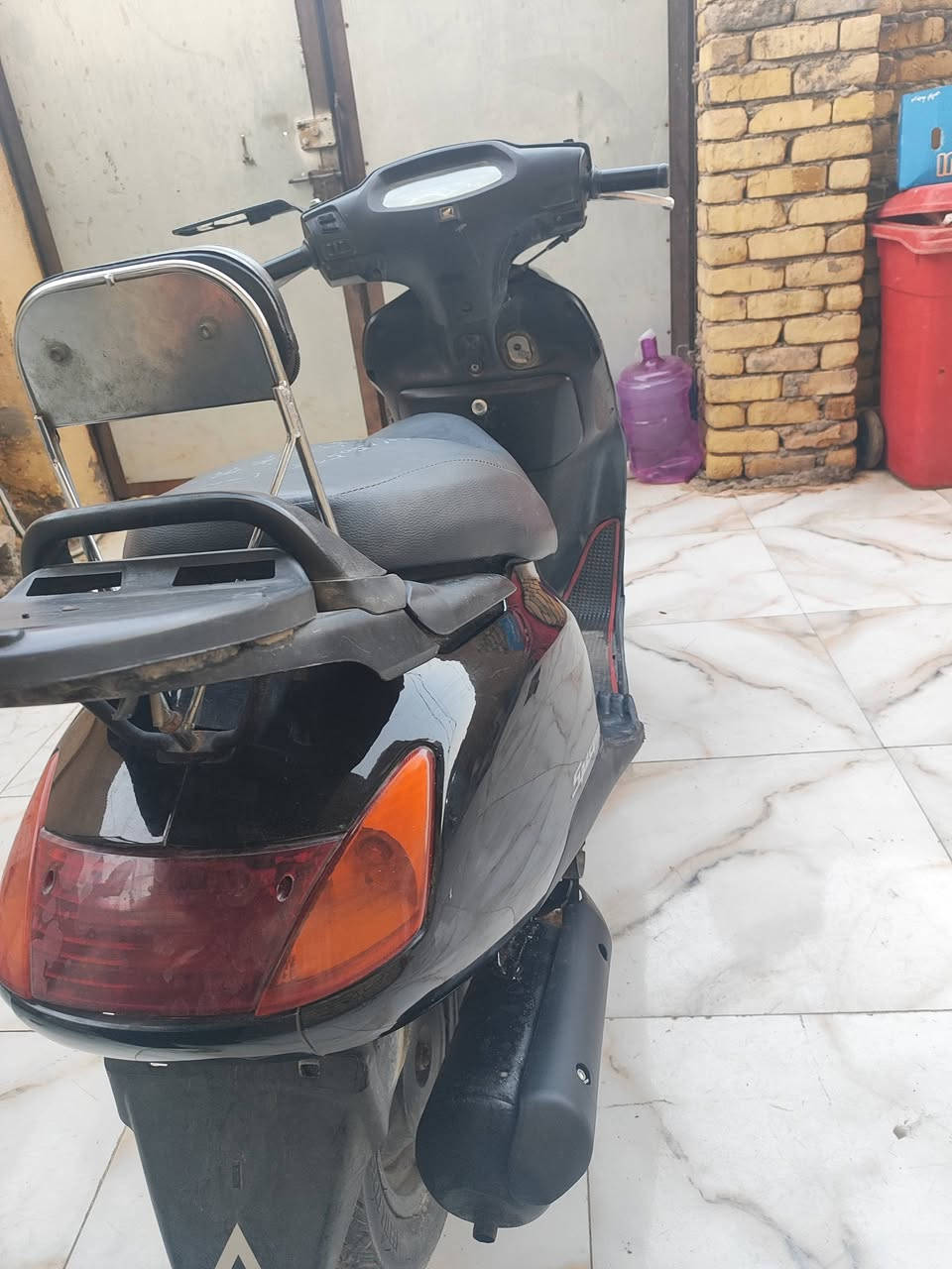 دراجه اسبيسي للبيع السعر 675 چانت متروكه بوش وبستم امبدل بس والكفرات مادري امبدلة مدري لا دراجه اتخبل مال جناي وبيه ملاحظات بسيطه *********** و الي ميشتري ويكسر بل سعر  ليدك
