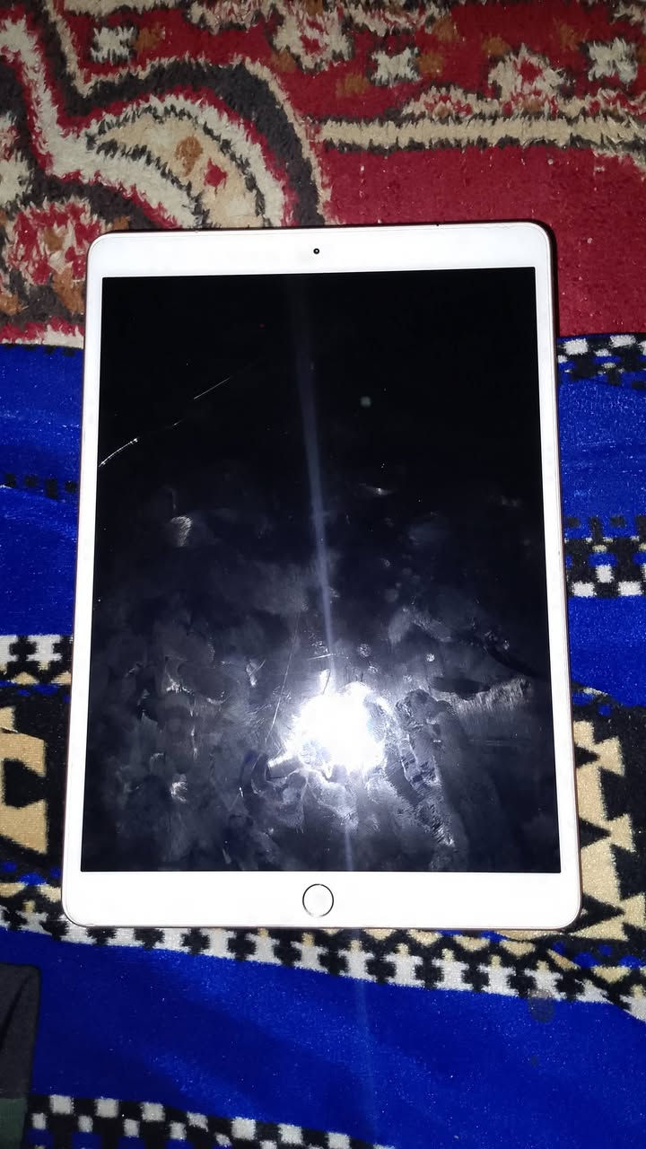 سلام عليكم ايباد ابل للييع
ايباد 8 
ذاكره 64 
60فريم ببجي 
كلشي مابدل بي لا شاشه ولا بطاريه مداخل صيانه ابد
 ع وضع الشركه سعره 275وبي مجال مكاني مدينه الصدر قطاع 62للتواصل واتساب ***********متواجد ع خط كذالك 🩵🫂
