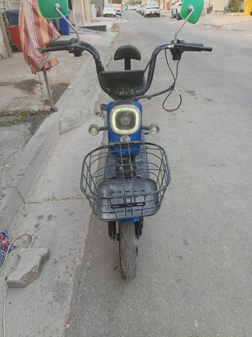 دراجه حجم 10 سعرها ب 170,000 اربع بطاريات مستعمله /رقم الهاتف***********/بغداد منطقه الاعظميه
