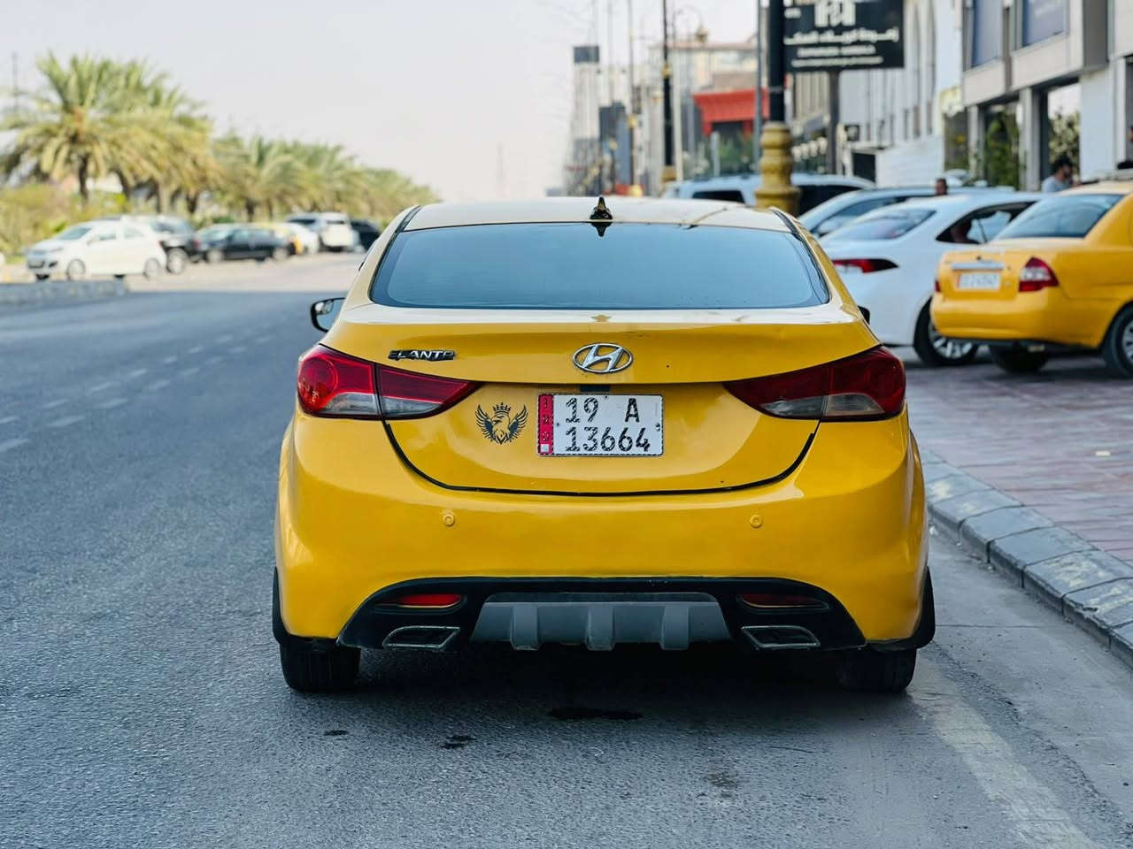 انتره مديل 2012  سعر 93 وبيه مجال للاستفسار الاتصال *********** وارد مريكي حادثهه جاملغ خلفي بدون دواخل ولباقي كفاله عامه مواصفات فول داخل بيجي فتحه سقف بصمه تشغيل شاشه كامره دواره مري كهربائي حساسات خلفيه كشنات جلد كهربائي مكينه 1800 مرغوبه مكينه وكير مكفولات حداديه جديدهه تخم تاير جديد تبريد شغال ثلج رقم كربلاء دولي سنويه 30مشروع وطني سياره جديده وجاهزه وأي نقص مابيهه مكان سياره كربلاء
