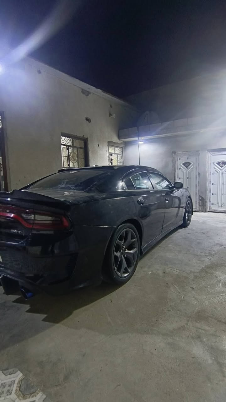السلام عليكم تشارجر للبيع موديل 19 اصل ماكينه 3600 تخم تاير بالكرتون حداديه جديده مكينه وقير كرتون تبريد ثلج باقي التفاصيل على التليفون وعنوان وبصره الزبير السعر 143 وبيها مجال***********
