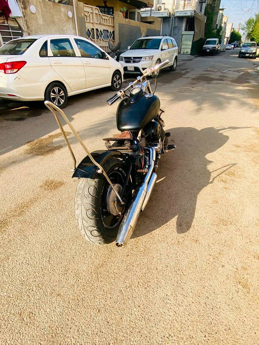 السلام عليكم
ياماها دراك ستار 400 بدون رقم
موديل 2002 سبورت 
الدراجة سبورت، كاردن مو زنجيل، وانسى صوت الزنجيل.
• بيها مقابض جمجمة
• تانكي داخله جديد وبلادي
• كب أمامي وخلفي فايبر كلاس
• استراحات أمامي وخلفي
• دبلات أمامي وخلفي، خير من الله
• بريك أمامي وخلفي شغالات
• تاير أمامي وخلفي نقشة وحدة وبحالة ممتازة
• كير ومكينة كفالة عامة
• الكهربائيات كلها شغالة
• كزوز كاتم بلادي، خرسة الدراجة ما شاء الله
• بيها إدامة كاملة ومعتنى بيها
النواقص: صفاحية اليمنة فقط.
السعر: مليون و500 ألف، والشراي يدلل.
المكان: بغداد – الحرية
للاستفسار: ***********