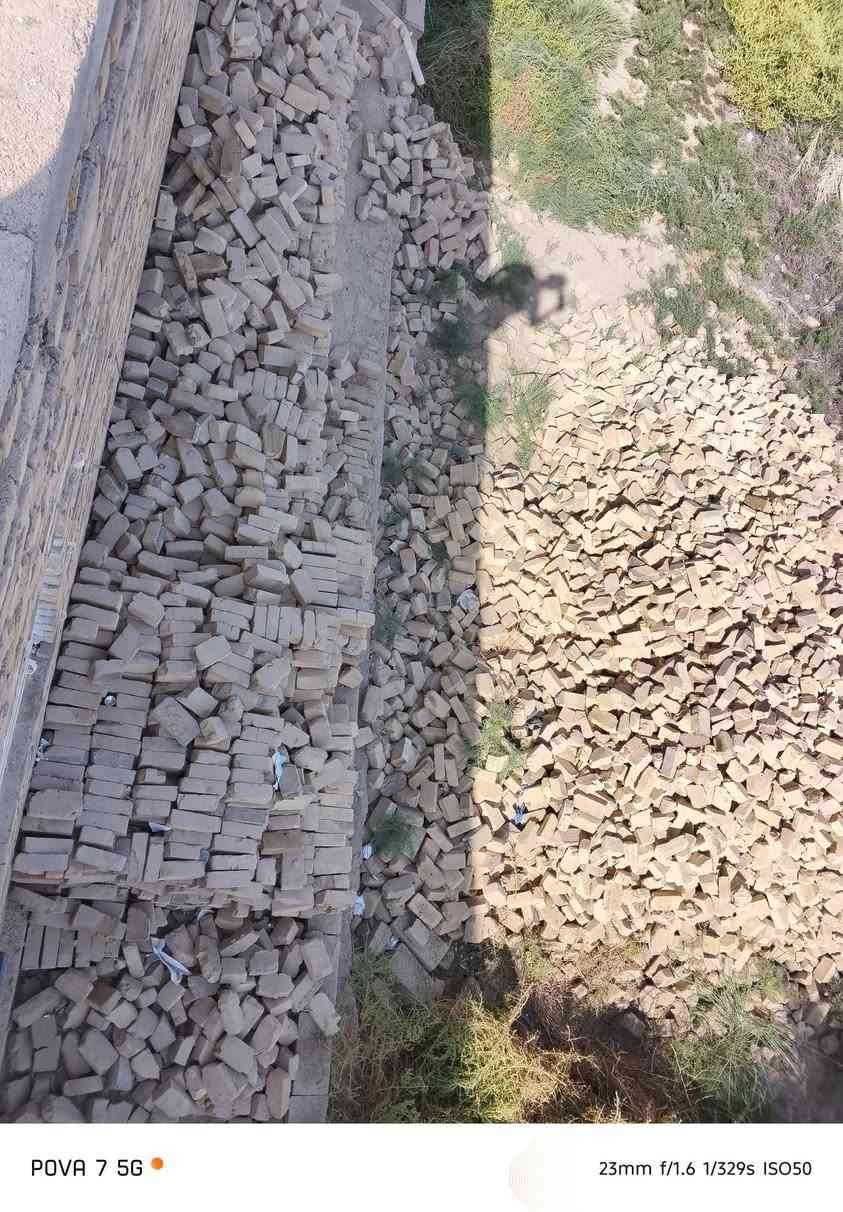 بسم الله الرحمن الرحيم
﴿وَمَا تَوْفِيقِي إِلَّا بِاللَّهِ ۚ عَلَيْهِ تَوَكَّلْتُ وَإِلَيْهِ أُنِيبُ﴾

🧱 للبيع طابوك — تقريباً 9,000 طابوكة

• حوالي 6,000 طابوكة سكس حمل بالشفل
• حوالي 3,000 طابوكة مصفّط
• متنوع: كامل، نص، وقليل

📍 العنوان: ميسان – العمارة – طريق المجر الكبير
منطقة الإدارة المحلية، مقابيل محطة وقود الإدارة المحلية، بصف محطة الماء.

💰 السعر خاص
👀 المعاينة على الطبيعة، تجي وتشوفه بعينك.

📞 ***********
📱 يفضل التواصل عبر الواتساب

نص مكتوب في الصور:
- POVA 7 5G 23mm f/1.6 1/315s ISO50
- POVA 7 5G 23mm f/1.6 1/329s ISO50
- POVA 7 5G 41mm f/1.6 1/587s ISO50
- POVA 7 5G 23mm f/1.6 1/509s ISO50