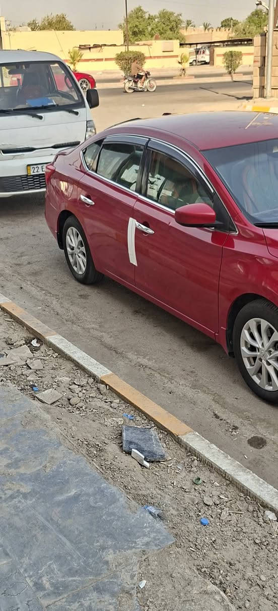 🚗 للبيع نيسان سنترا 2018 🚗
💎 المواصفات الأساسية:

 • اللون: أحمر 

 • محرك 1800cc اقتصادي بنزين

 • قير CVT أوتوماتيك ناعم

 • المسافة المقطوعة: 200الف كم تقريباً

 • أنظمة القيادة: عادي – سبورت – إيكو

 • تحكم ستيرن متعدد الوظائف

 • تبريد ثلج (فول)

 • نظام صوتي مع بلوتوث

 • حادث فقط باب وشويه بارد 

 • تحتوي على مثبت سرعة (Cruise Control)

🛡 مواصفات الأمان:

 • وسائد هوائية (Airbags)

 • نظام فرامل ABS

 • كاميرا خلفية

 • حساسات رجوع وأمامية للاصطدام

💰 السعر:  (115) وبيها مجال بسيط

.رقم صلاح الدين دولي جديد

📞 للاستفسار: *********** واتساب فقط

✅ السيارة بحالة جيدة وجاهزة للاستخدام

السعر مناسب وبيه مجال للجادين فقط

….تحويل مباشر.

📍 الموقع صلاح الدين بيجي
