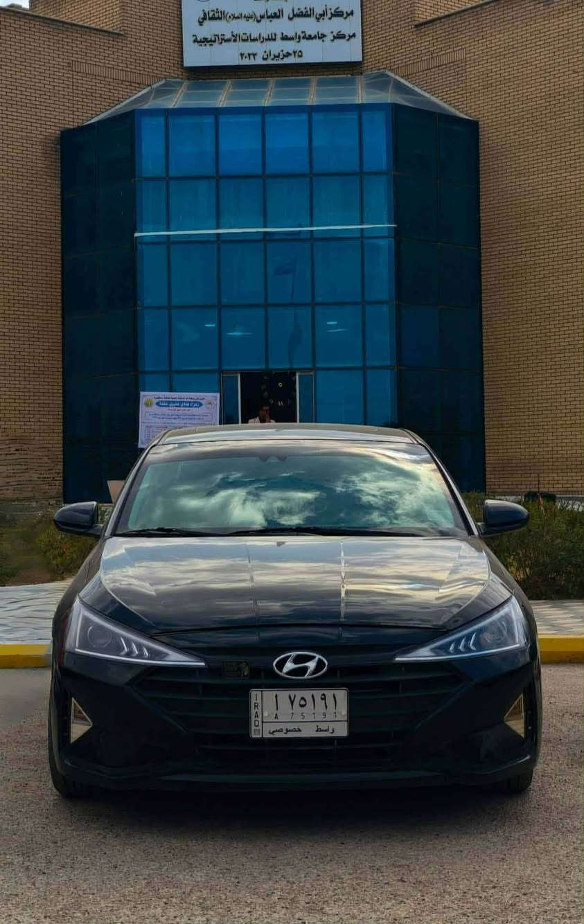 النتره 20 أمريكي 
واسط
فول مواصفات 
1/1
تخم تاير 
باتري جديد 
تبريد ثلج + تدفئه
حداديه جديده 
سياره نظيفه جديده للاخير 
السعر 137 وبيها مجال 
***********
