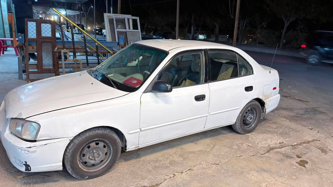 السلام عليكم 
اكسنت فرنا /2001
محرك 1600
اوتوماتيك / تبريد 
رقم بغداد 
السعر 45 
***********

