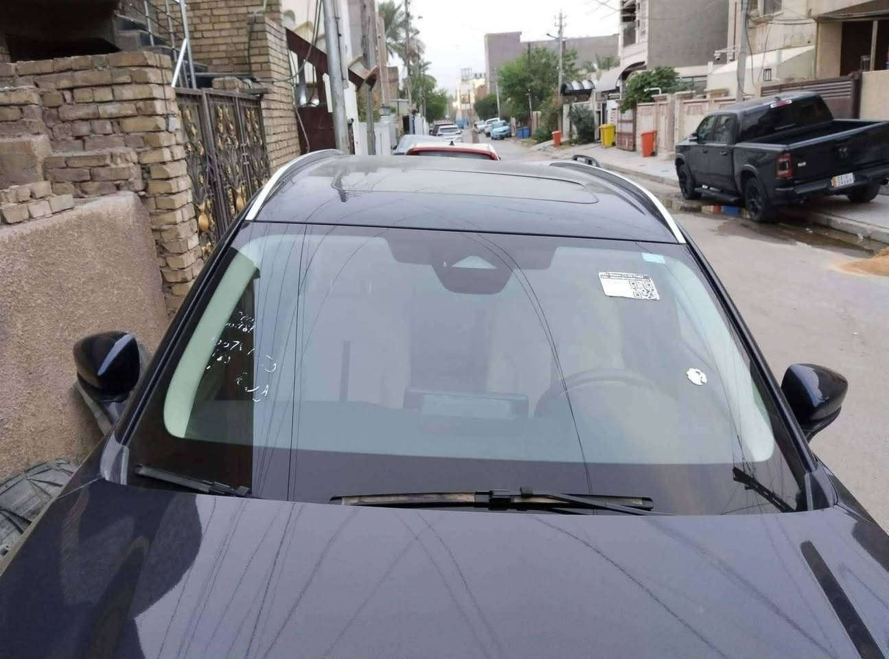 #السلام_عليكم
مازدا cx90 موديل ٢٠٢٤ هايبرد بلكن 
رقم بغداد باسمي السيارة .
فول مواصفات يعني رادرات فتحة تدفئة بالكشن تبريد ثلاث قطع ..... الخ .
 ماشية ٩ الاف 
صور الحادث بالمنشور 
البنيد والجنطة مبدل بلادي وصبغ جاملغ خلفي
المكان الدورة شارع ابو الطيارة 
 السعر 255$
***********

