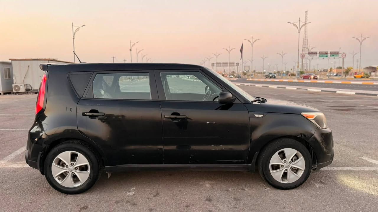 السلام عليكم
للبيع كيا صول موديل 2014 وارد امريكي 
حادثه من بيبان ثنين وجاملغ خلفي صفحة السايق وهنا بالعراق صار بيه جاملغ امامي موضح بالصور 
رقم الشاصي موجود بالصور السيارة مكانه كربلاء 
السعر 80 ورقة وبيها مجال 
للاستفسار:***********
