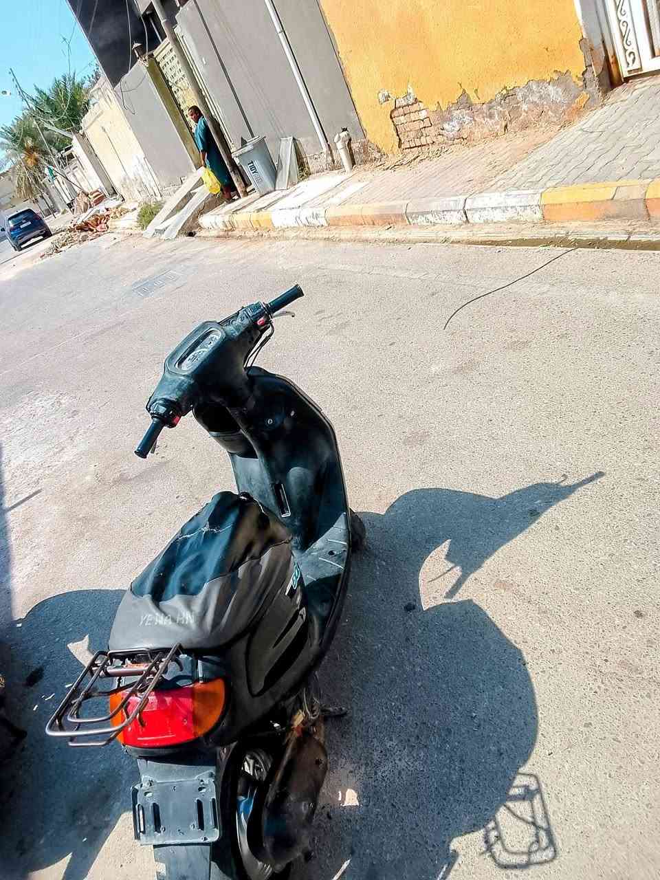 سلام عليكم دراجه منغولي نضيفه مكينته مفتوحه كص أصلي كهربايات كله شغاله حتى سلف شغال بس لباتري ضعيف مادير ديره قويه مكان رميثه رقم *********** سعر 200وبيه مجال بصيط.
