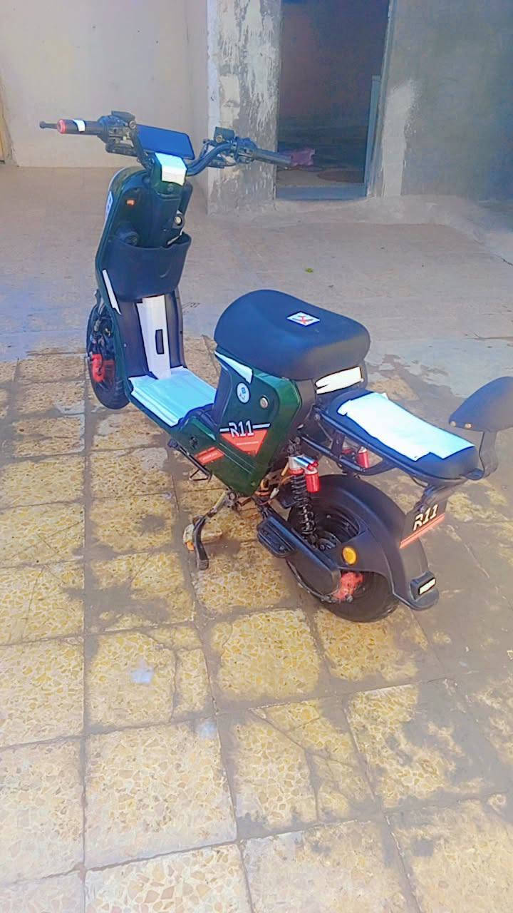 سلام عليكم درجة البيع ار 11, درجه نضيفه سعر 290 وبيه مجال الطيبين الرقم للهاتف *********** مكان الزبير
