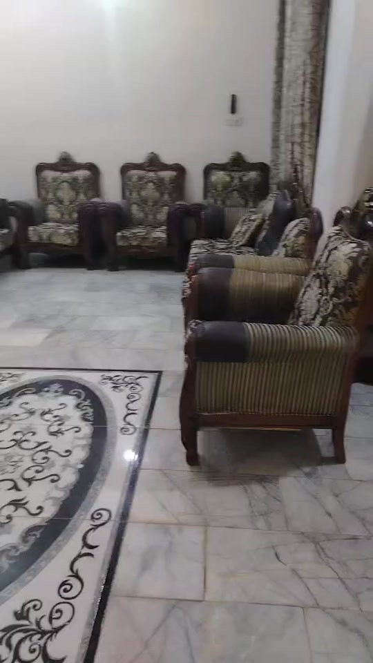 طخم يحمل 10 نفرات شغل فخم ب 300 ألف *********** العمارة 
