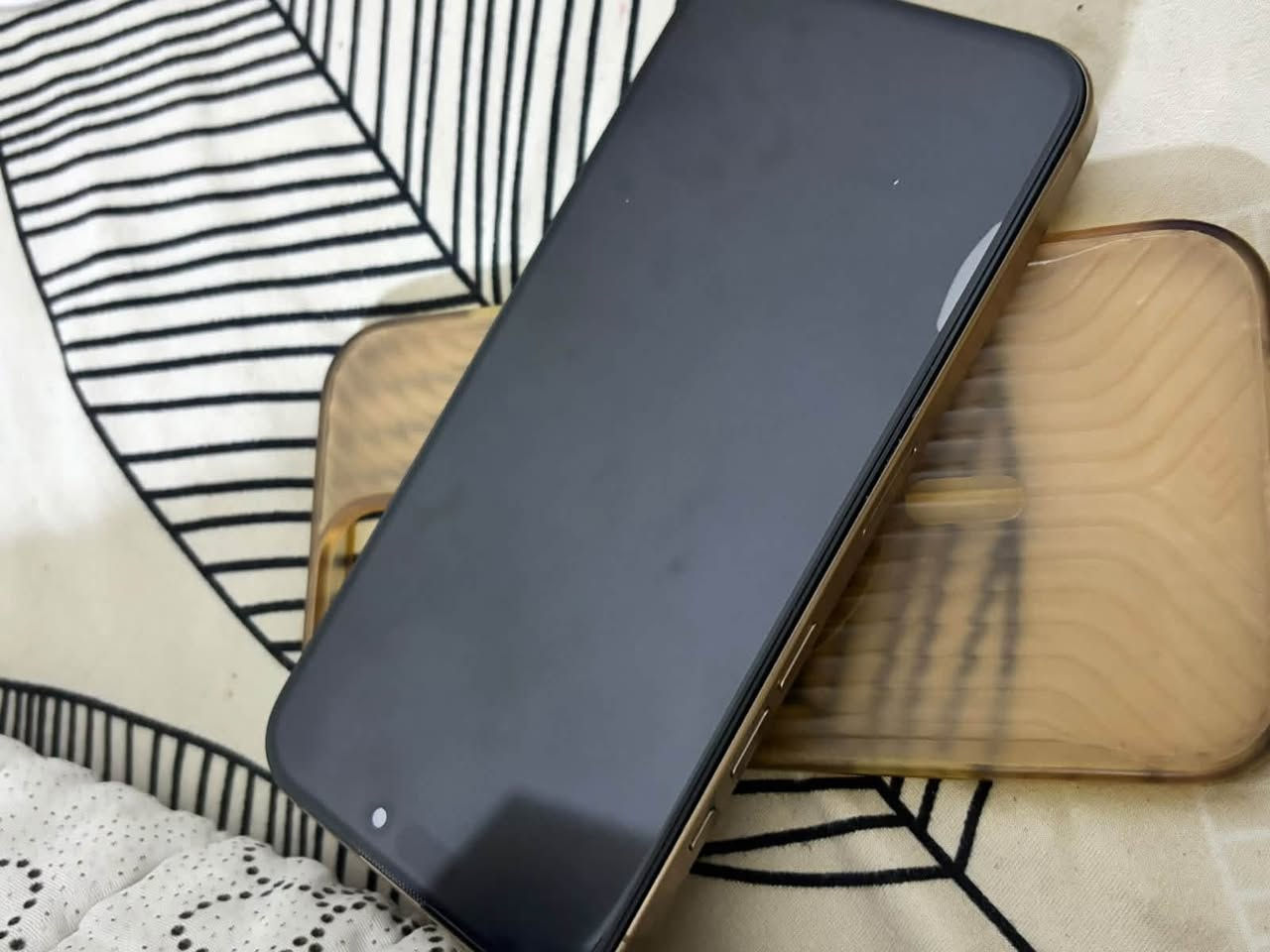 ايفون 16pro max ذاكره 256 بطاريه 100 تليفون شخط واحد مابي  شاصي مالته فقط الضهر بي فطر بسيط ومبدل شاشه واكف فيس ايدي من تبدلت شاشه الشاشه نوعيتها سعرها ٢٤٠ الف دينار 

***********
